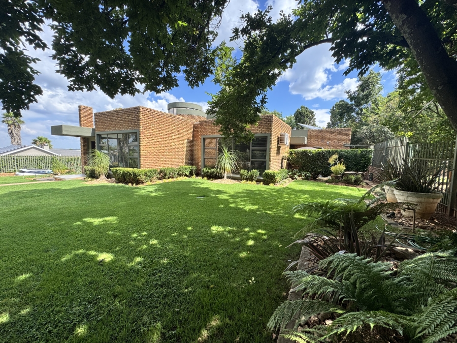 4 Bedroom Property for Sale in Wilkoppies North West